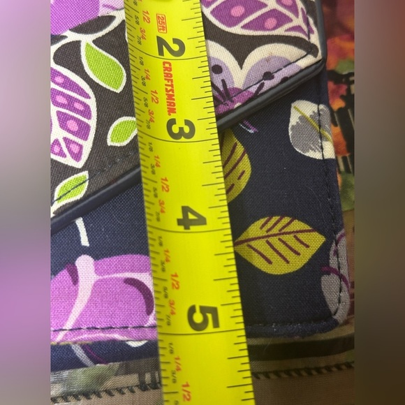 Vera Bradley Wristlet. - Picture 7 of 7